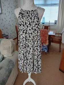GEORGE LADIES BEAUTIFUL BLACK MIX FLORAL SLEEVELESS DRESS SIZE 18 BNWT - Picture 1 of 10