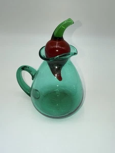 Jarra de vidrio soplado a mano verde azulado con tapón de chile de vidrio rojo - Imagen 1 de 4