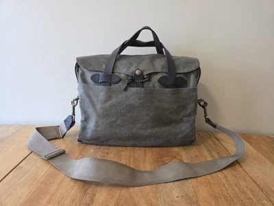 Maletín original Filson de tela de hojalata | Verde nutria | Hecho en EE. UU. | Descatalogado Foto 1 de 4