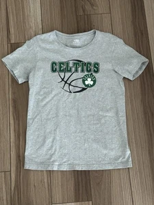 Boston Celtics Jugend NBA grau T-Shirt Gr. 2XL Basketball Kurzarm Kleeblatt - Bild 1 von 4