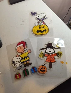 Peanuts Jelz Fensterklammern 3er Set, Weihnachten Charlie Snoopy Halloween Neu - Bild 1 von 4