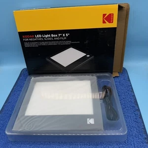 Kodak LED 7"x5" Light Box for Negatives, Slides & Film, Light Board for Tracing - Picture 1 of 2
