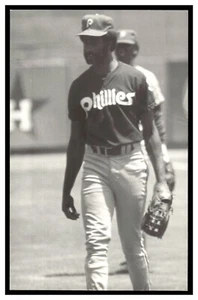 Garry Maddox (1981) Philadelphia Phillies Vintage Baseball Postcard Rd1 - Picture 1 of 2