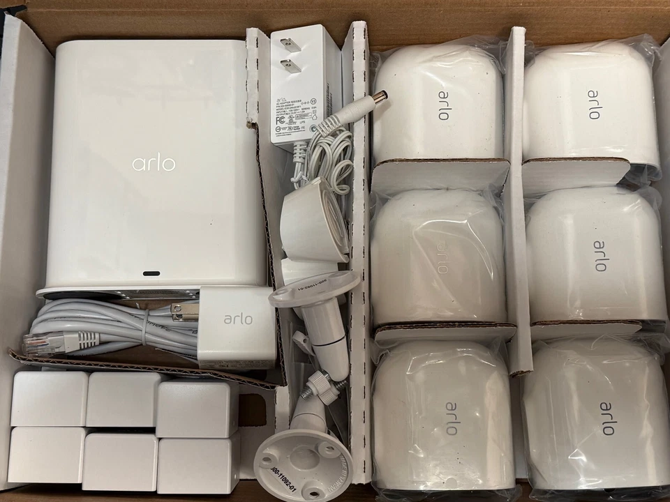 Arlo 4K Ultra UHD 6-Indoor/Outdoor Security Cameras VMS5640P-100NAS (White) - Image 1 of 1