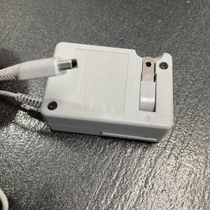 Cable de alimentación cargador adaptador de CA oficial OEM Nintendo WAP-002 DSi XL 3DS - Imagen 1 de 4