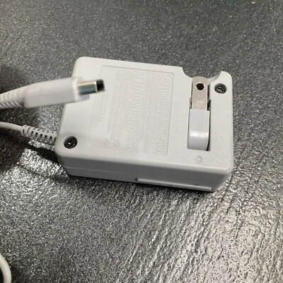 Official OEM Nintendo WAP-002 DSi XL 3DS AC Adapter Charger Power Supply Cable - Image 1 of 4