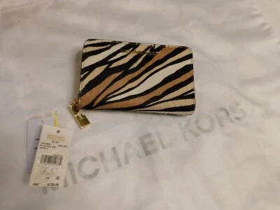 NUEVO CON ETIQUETAS AUTÉNTICO ESTUCHE PARA TARJETAS MICHAL KORS PEQUEÑO ZA CAMEL/MULTI $128 *ENVÍO GRATUITO Foto 1 de 4