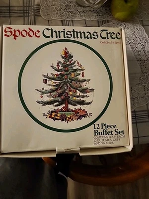 Spode Christmas Tree 12-Piece Dinnerware Set with Plates & Mugs, Service for 4