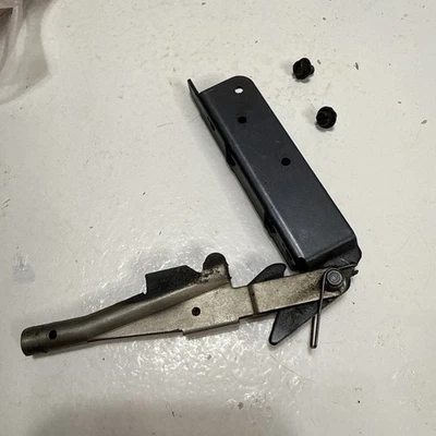 SEARS 型号 25 高标准 A1041 THROAT 原始设备制造商 SCREWS  — 第 1/2 张图片