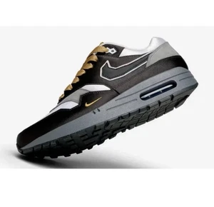 Nike .Swoosh Air Max 1 Low Poly Big Head Mode (Goldeneye) Size UK10.5 NEW - Picture 1 of 5
