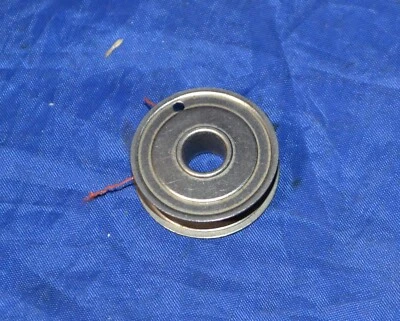 1 BOBBIN ORIGINAL WHITE ROTARY SEWING MACHINE FR  KENMORE DOMESTIC OTHERS BRANDS - Image 1 of 4