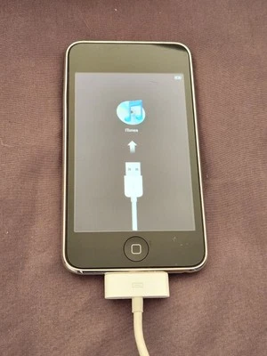 Apple iPod Touch 8GB 2nd Generation (MC086LL/A) A1288 - Image 1 of 3