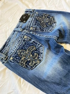 Miss Me Boot Cut Jeans Fleur de Les Strass verziert Größe 30x30 distressed - Bild 1 von 11