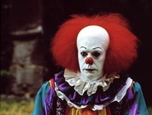 Stephen King's It Pennywise Clown It Mask - Picture 1 of 3