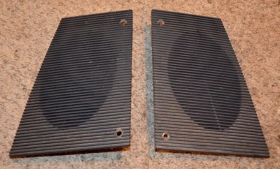 1982-1985 S10 BLAZER SPEAKER GRILL COVER VENT MOUNT OEM PAIR BAD REAT STUDS Foto 1 de 4