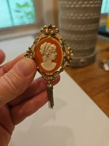 Vintage Cameo Tassle Brooch Pin - Picture 1 of 11