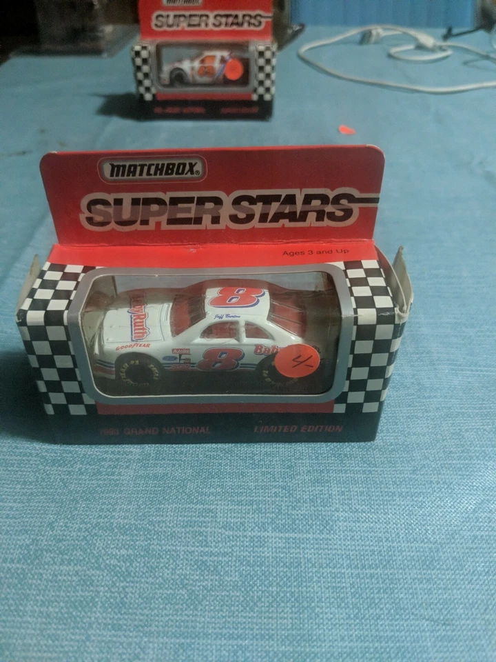 Matchbox Superstars Jeff Burton #8 Baby Ruth Racing 1993 coche escala 1/64 ~ contenedor 9 Foto 1 de 1