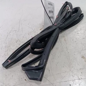 Toyota Rav 4 On Door Seal Rubber Left Rear Back 2015 2016 2017 2018 - Picture 1 of 10