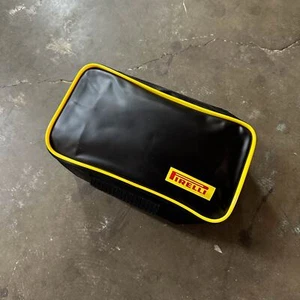 NUEVO Pirelli Neumáticos Coche Automotriz Coleccionista Dopp Viaje Pequeña Bolsa de Artículos de Aseo - Imagen 1 de 8