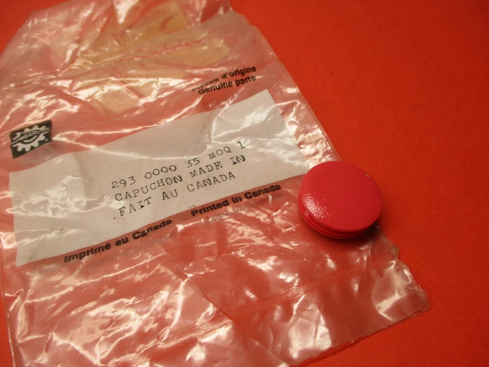 NOS OEM ORIGINAL NEW SEA-DOO SNAP CAP RED 293000035 - Изображение 1 из 1