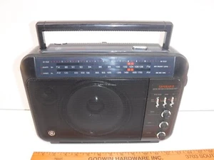 Vintage GE Superadio 7-2887A AM/FM Hi Performance Radio with Wide Band - Picture 1 of 14