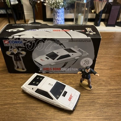 Corgi 65001 James Bond Collection 007 Lotus Esprit & Jaws Figure Set - Image 1 of 4