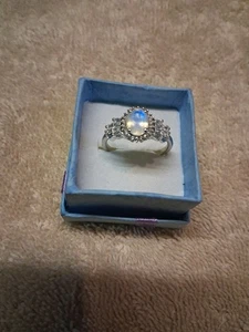 Anillo de platino talla 9,0 sobre piedra lunar Moonglow, circón 2,0 TCW (2002) - Imagen 1 de 16
