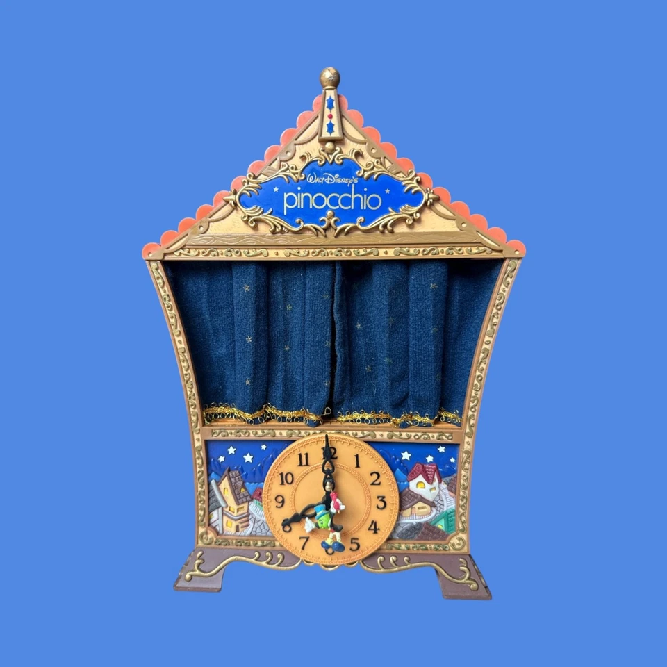 Music Box ENESCO Disney Pinocchio Illuminato Deluxe Azione Teatro Musicale LEGGI - Immagine 1 di 4