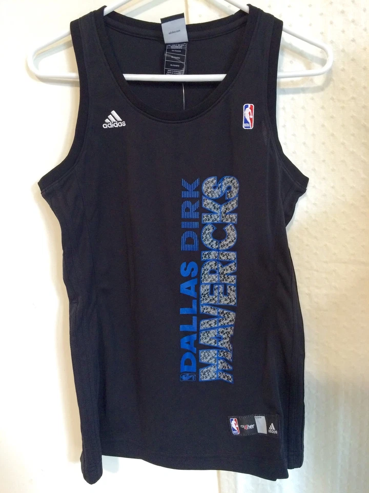 Camiseta Adidas Para Mujer NBA Dallas Mavericks Nowitzki Negra Vertical Talla S Foto 1 de 1