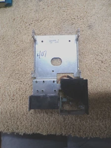 1 IGT S2000 Máquina Ranura Moneda Mec soporte Piezas de Repuesto - Imagen 1 de 7