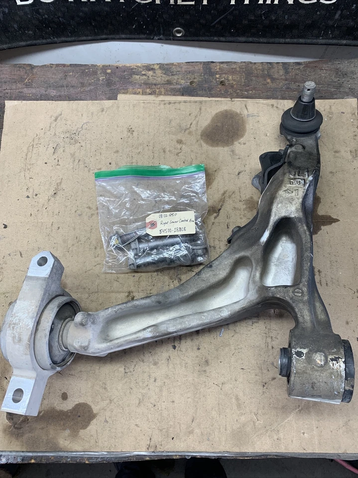 08-22 Infiniti Q50 Right Lower Control Arm 54500-1BD2B - Image 1 of 4