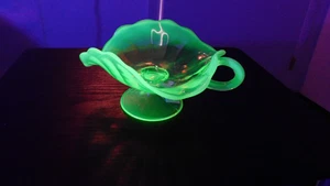 Antique Vaseline Opalescent Glass Nappy Footed Handled Dish KE05 - Picture 1 of 9