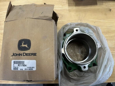 John Deere PTO Housing R217854 Tractor - Image 1 of 4
