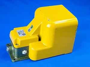 Interruttore a pedale Mazak Ojiden OFL-TV-SM2K PEDALE - Foto 1 di 4