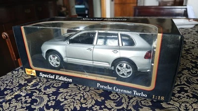 Maisto Porsche Cayenne Turbo 1:18 – scatola originale in buono stato - Immagine 1 di 4