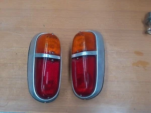 FIAT 1100 103 COPPIA DI FANALI POSTERIORI NUOVI ORIGINALI + GUARNIZIONI - Foto 1 di 1