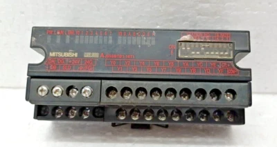 Unité de sortie Mitsubishi AJ65SBTB1-16T1 d'occasion en excellent état - Photo 1/4