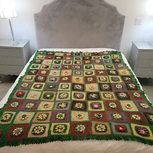 Vintage 70s Handmade Crochet Flower Granny Afghan Blanket Bedspread Fringe 70x58 - Picture 1 of 6