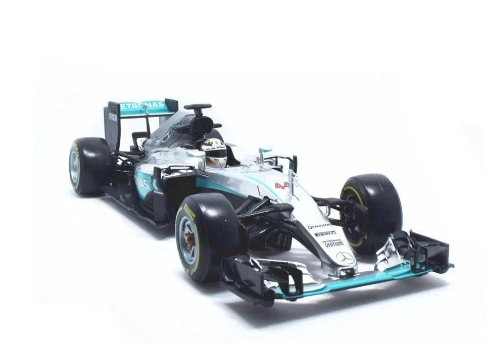 Burago 1:18 Mercedes Benz AMG Petronas F1 FW07 Hybrid Lewis Hamilton British GP - Image 1 of 4