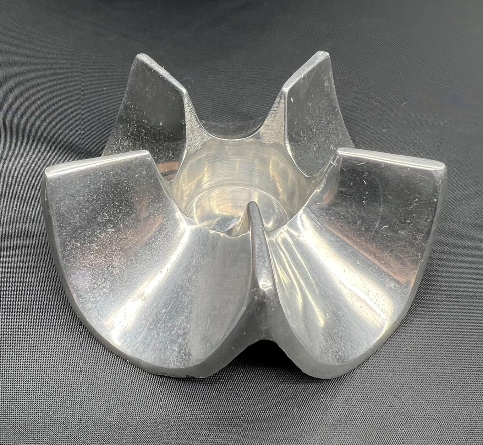 Decoración escandinava modernista tetera de metal fundido calentador pedestal candelabro, 5" Foto 1 de 4