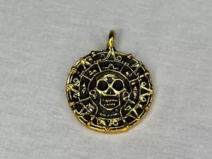 Piratas del Caribe, Elizabeth Swann colgante de moneda, réplica de utilería real, metal - Imagen 1 de 6