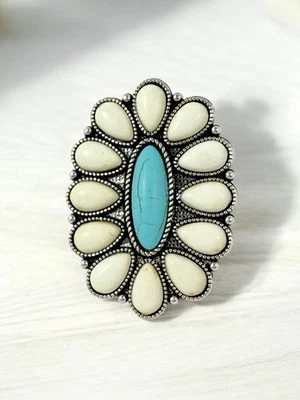 Anillo llamativo flor de calabaza blanca y azul occidental, joyería de piedra Howlita Foto 1 de 4