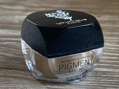 Younique Moodstruck Minerals Pigment Shimmer Eye Shadow - Irresistible - Image 1 of 4