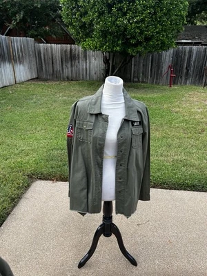 Chaqueta verde militar de comida chatarra ligeramente usada para mujer talla L Foto 1 de 3