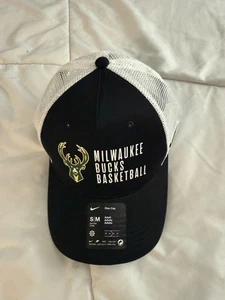 Nike Men's Snap Back Milwaukee Bucks NBA Rise Trucker Cap Sz S/M C16653 - Picture 1 of 8
