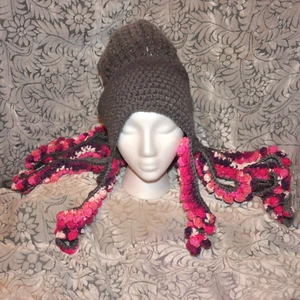 Sombrero pulpo tejido a mano gris con tenacles rosas y moradas gorro cálido único - Imagen 1 de 9