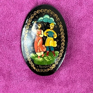 Vintage Russian Hand Painted Oval Brooch Lacquer Dancing Couple Signed Folk Art - Picture 1 of 11