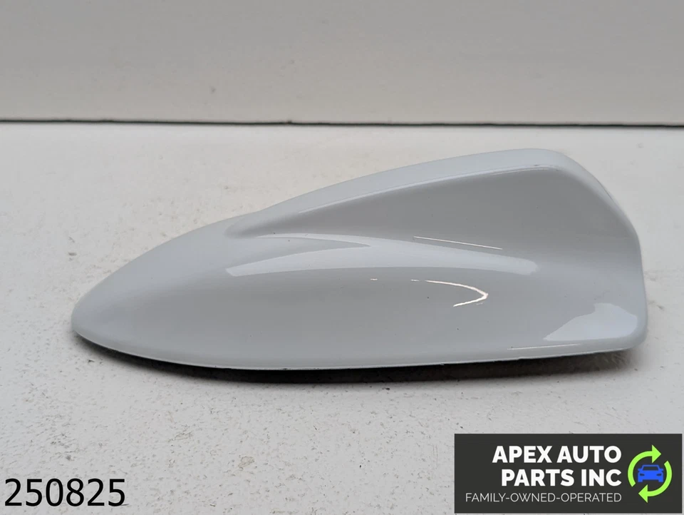 Antena de radio satelital aleta de tiburón 2,5 L Volvo C70 2006-2010 fabricante de equipos originales Foto 1 de 4