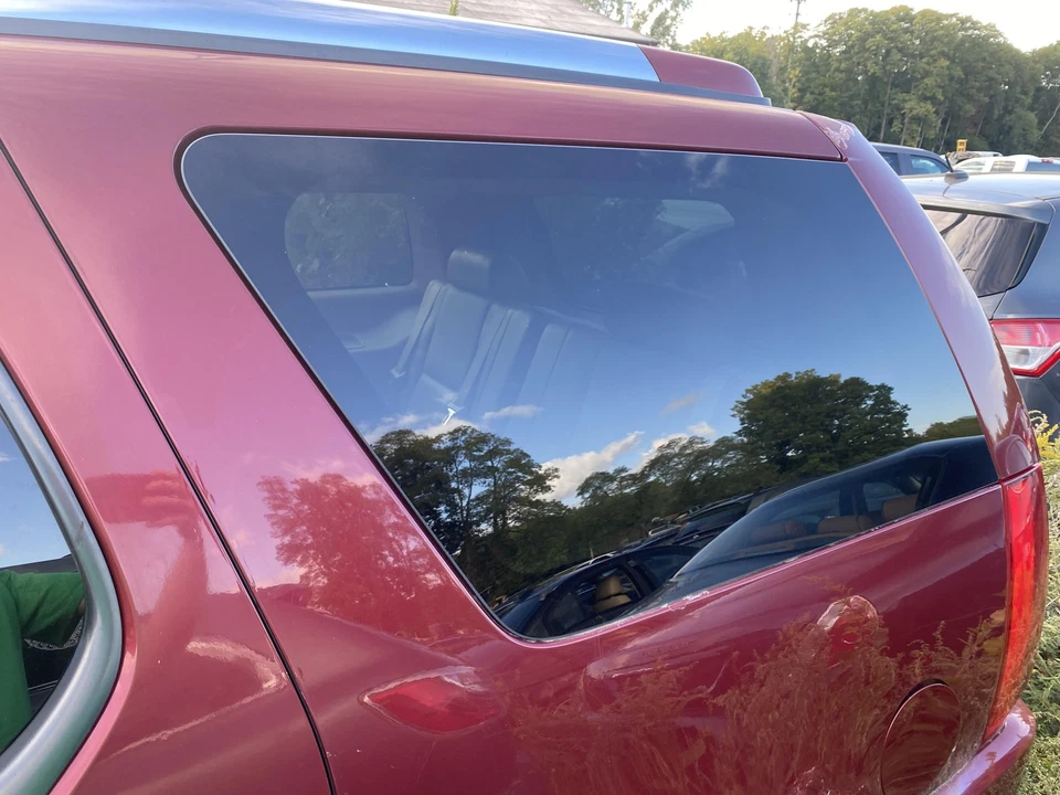 Used Left Quarter Glass fits: 2009 Cadillac Escalade Left Grade A Foto 1 de 4