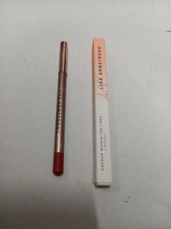 Avon Lisa Armstrong Lip Liner -  Camilla Colour, 1.1g - Image 1 of 1